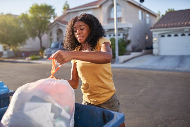 Best Commercial Cleanout Services  in , IA